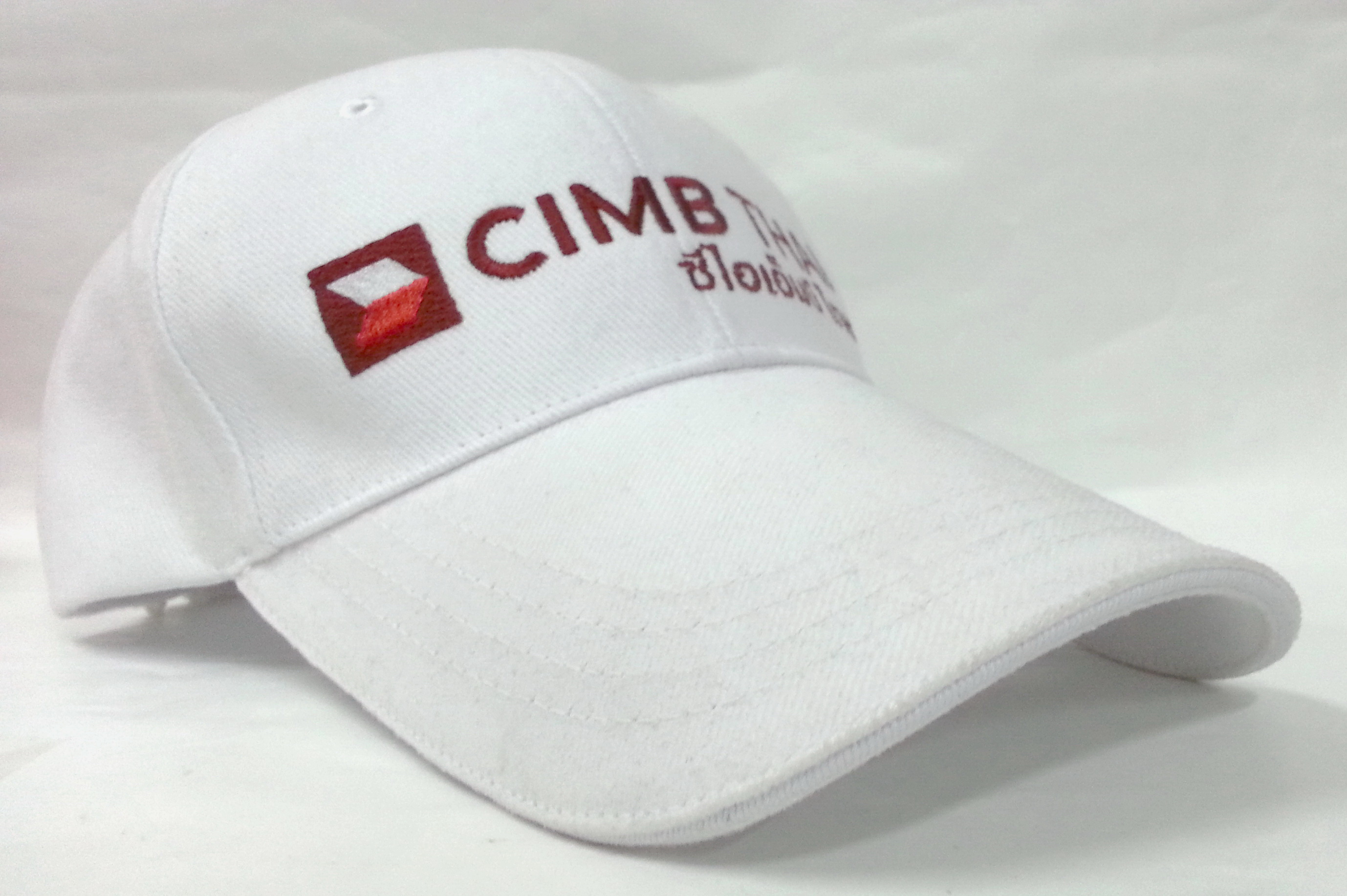 หมวก CIMB สีขาว