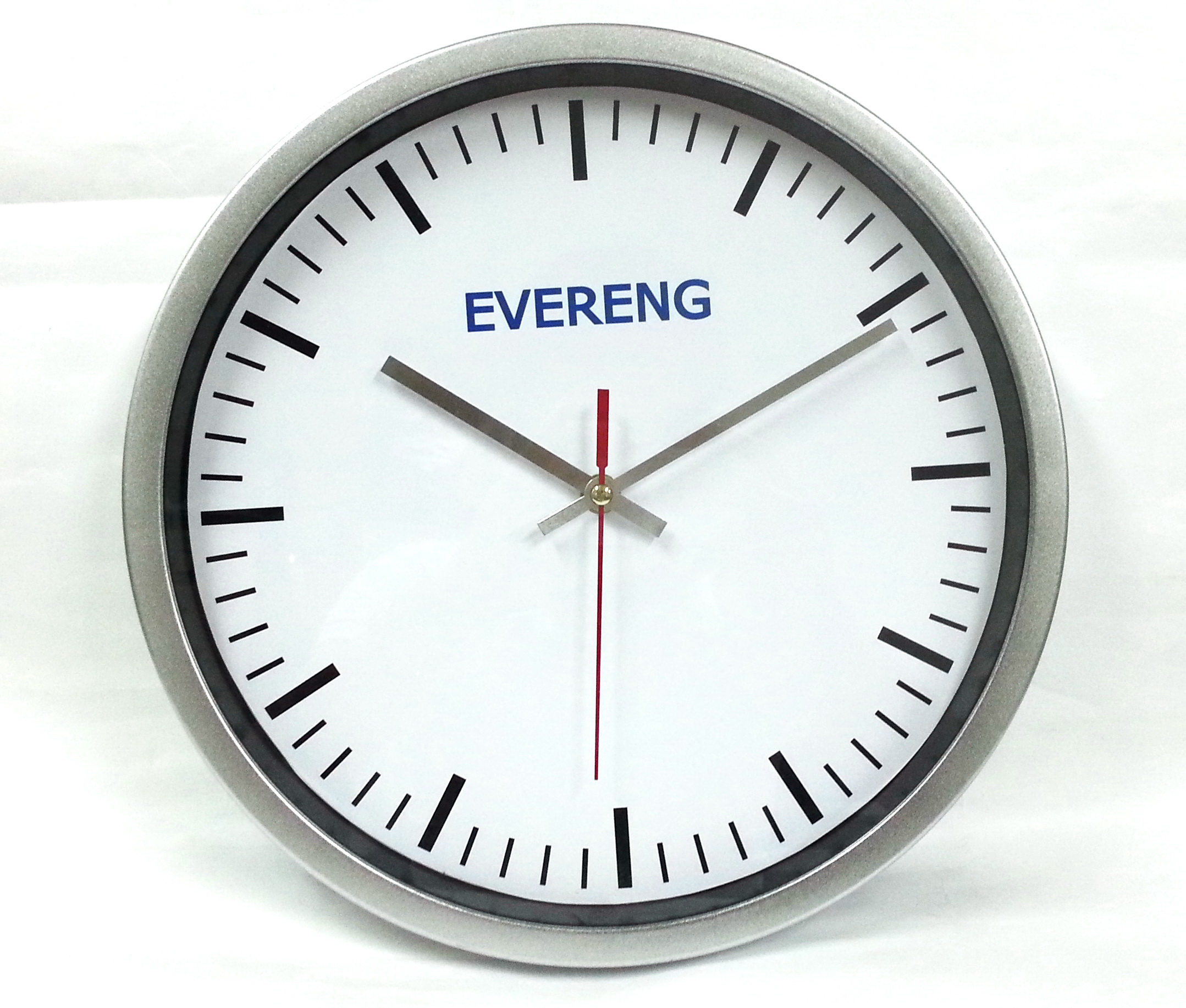 นาฬิกาแขวน EVERENG กรอบ12.5 นิ้วสีเงินเมทาลิด